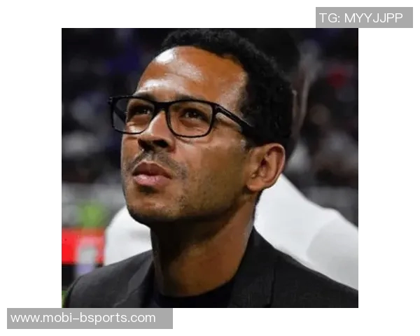 布莱顿旧将罗塞尼尔成为蓝军新帅34岁时退役经历引关注