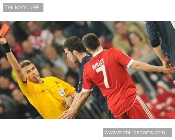 米奇约翰逊谈文班缺席对球队影响坚持原则不变的决心与信念