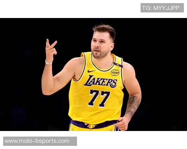 雷迪克谈东契奇归队时间尚未确定因孩子出生暂时离队影响球队安排