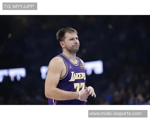 东契奇因不当言辞被判技术犯规转换进攻未受影响